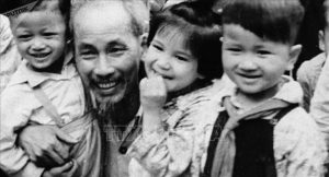 Anh Bac Ho Voi Thieu Nhi 4